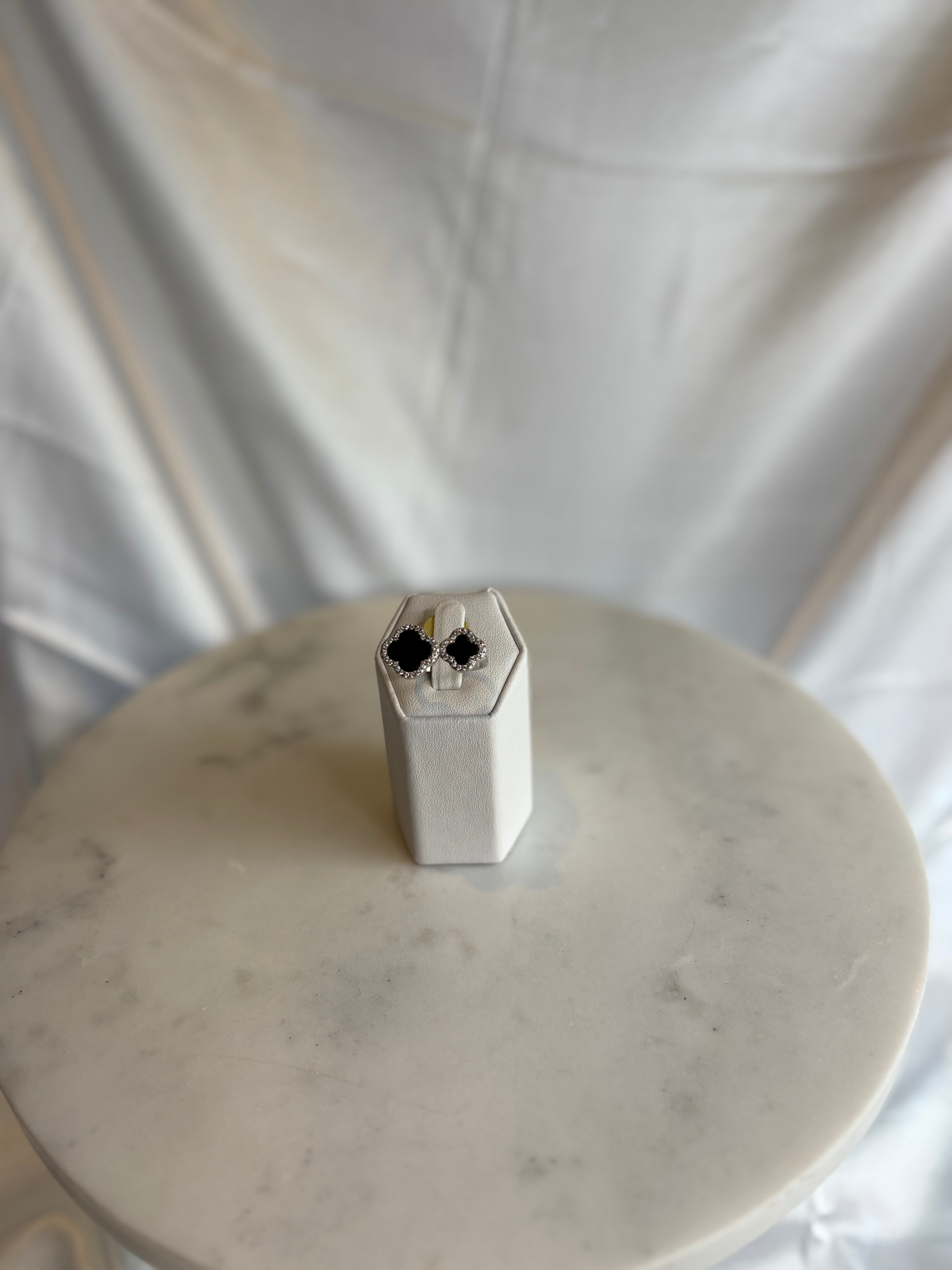 Silver Black 4 Leaf Clover Ring